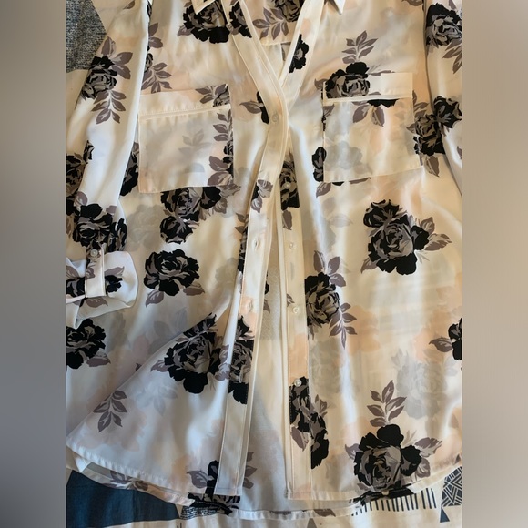 Candies Floral Blouse - Picture 2 of 7